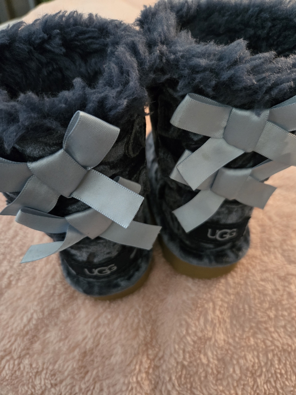 UGG Kids Sheepskin Bow Back Boots in Navy Blue